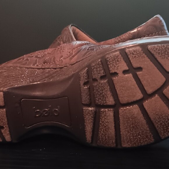 BOLO Brown Paisley / Lace Slip-on Women's Clogs Size 6 - Picture 9 of 10